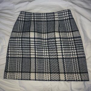 H&M Navy and black plaid skirt